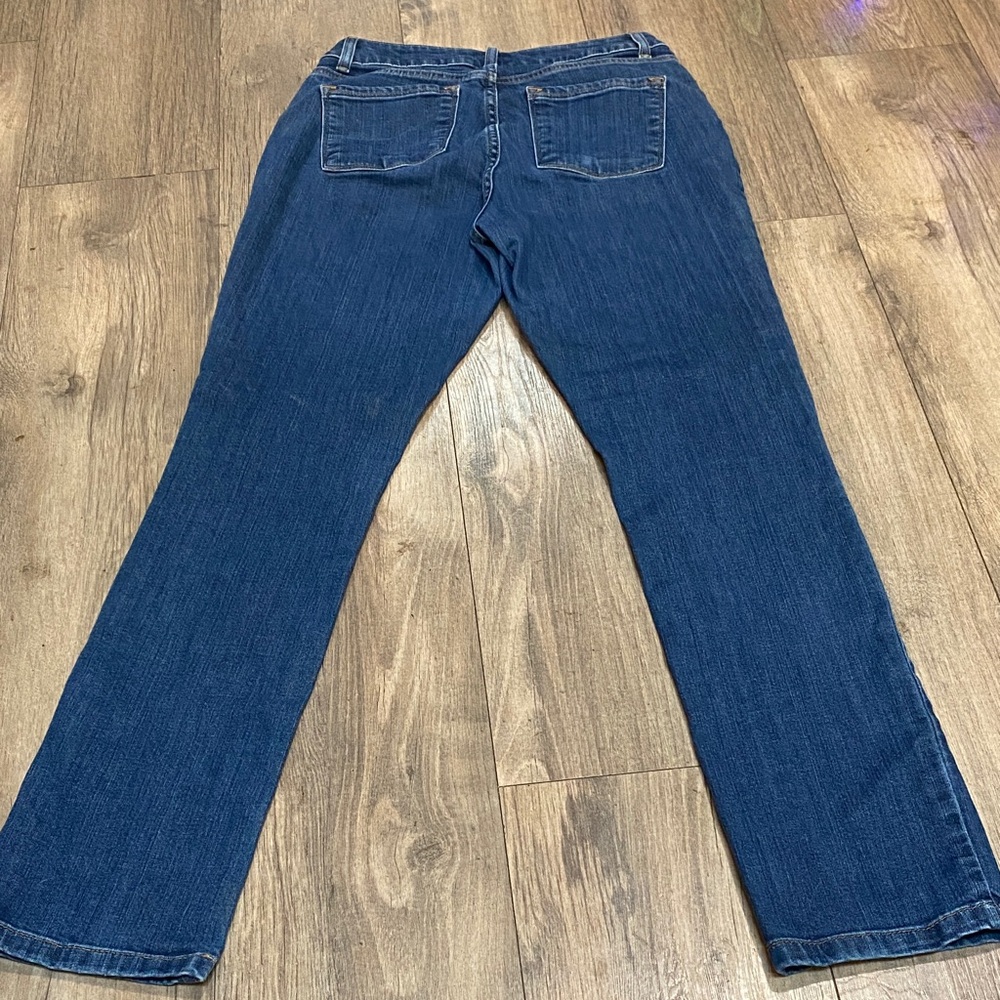 LL Bean Classic Fit Size 4 M/T Blue Straight Leg Jeans Timeless Classic